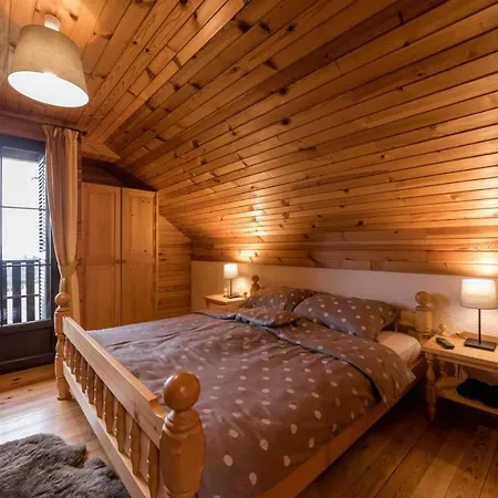 Сasa de vacaciones Cosy Hill Rucman With A Breathtaking View *