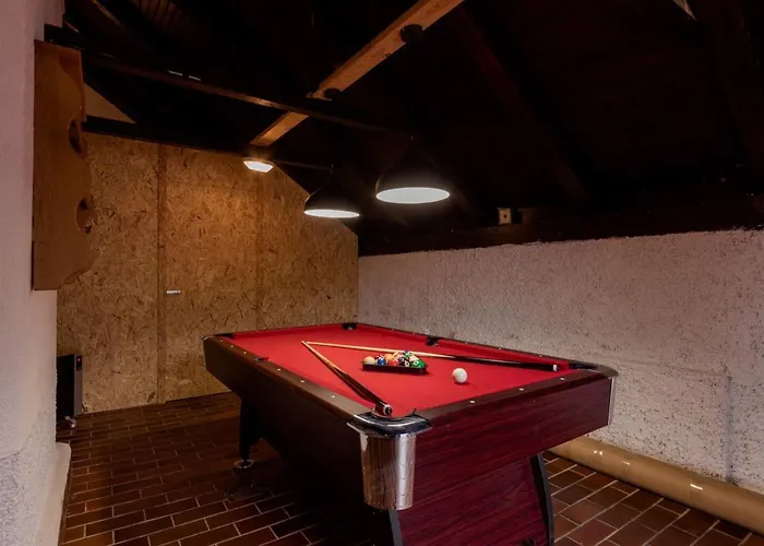 Cosy Hill Rucman With A Breathtaking View