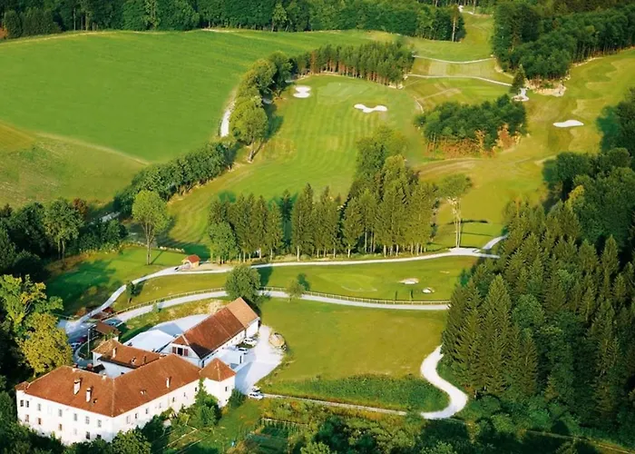 Cosy Hill Rucman With A Breathtaking View