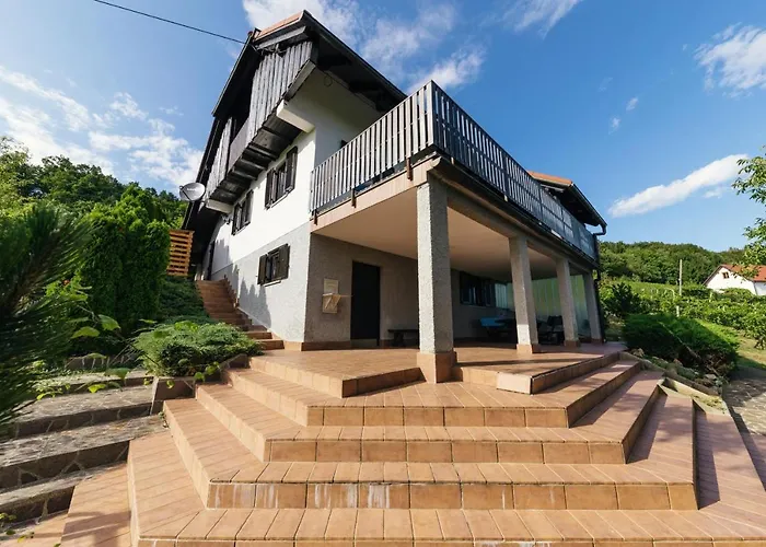 Cosy Hill Rucman With A Breathtaking View *