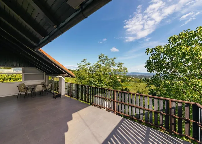 Prázdninový dům Cosy Hill Rucman With A Breathtaking View *